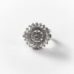 Bague tourbillon brillante en métal rhodié Cod.: BIGAS036