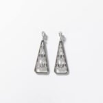 Pendants pyramide en métal rhodié. Cod.: BIGOM184